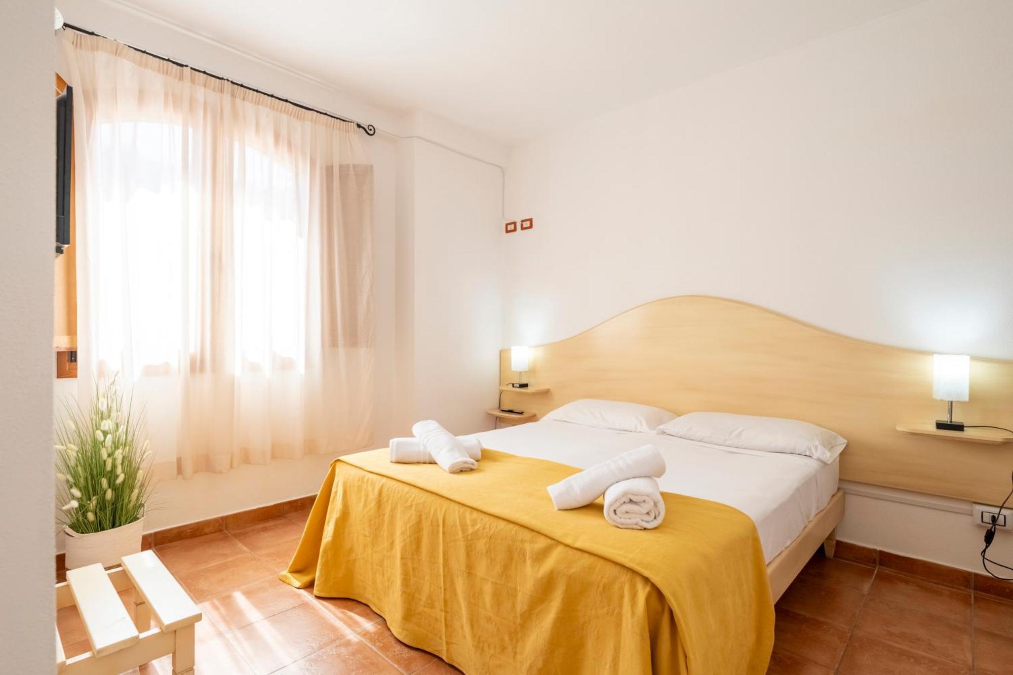 Hotel Marie Claire Lanusei Exterior foto